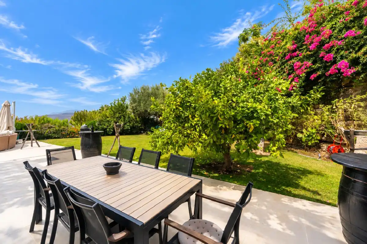 Terrace of Commercial properties for sale in Istán, Málaga