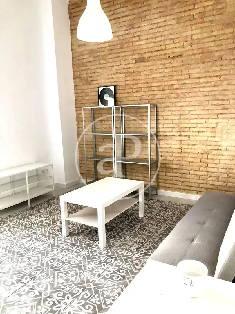 Außenansicht von Wohnung zur Miete in Valencia mit Klimaanlage, Heizung und Abstellraum