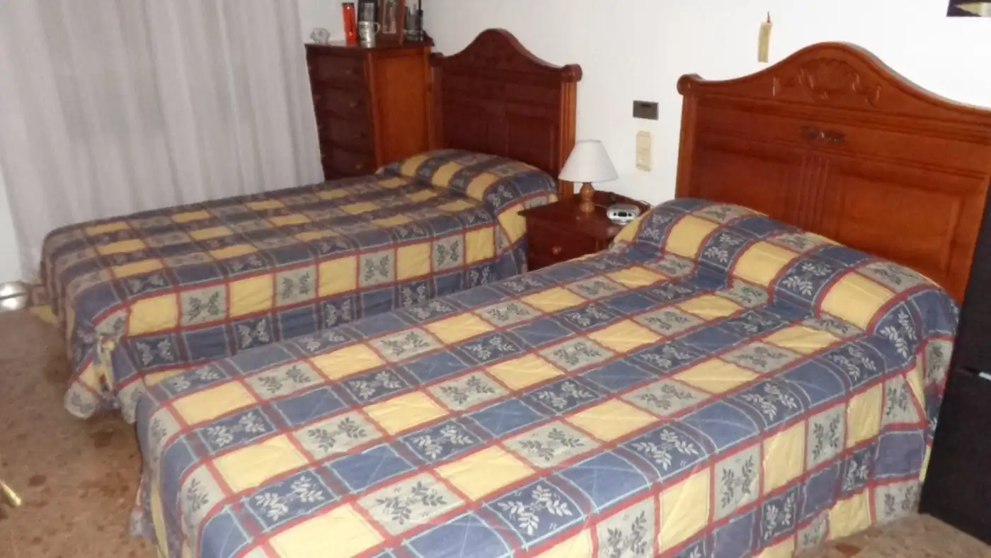 Dormitori de Casa o xalet en venda en Elda amb Aire condicionat, Terrassa i Balcó