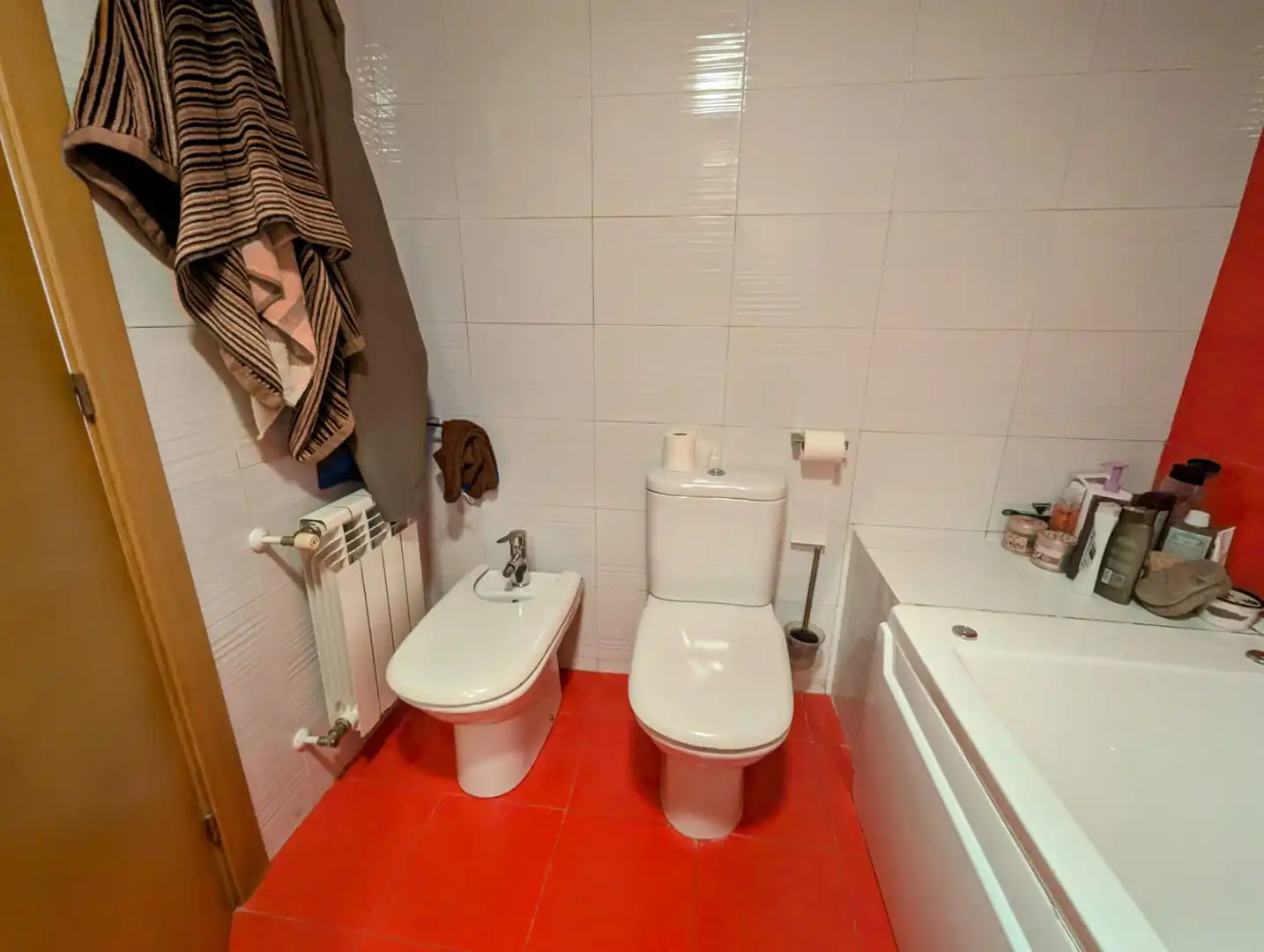 Baño de Casa adosada en venta en Castellón de la Plana / Castelló de la Plana con Aire acondicionado, Calefacción y Terraza