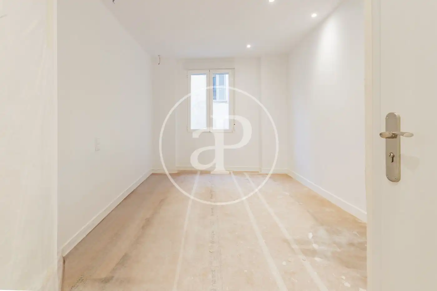 Piso en venta en Madrid con Calefacción y Amueblado
