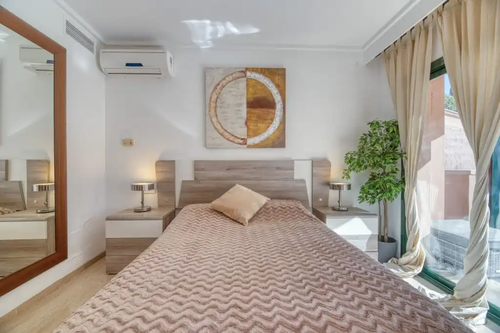Bedroom of Apartments for sale in Calvià  with Air Conditioner, Private garden and Terrace
