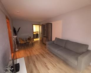 Sala d'estar de Pis de lloguer en Castelldefels amb Balcó