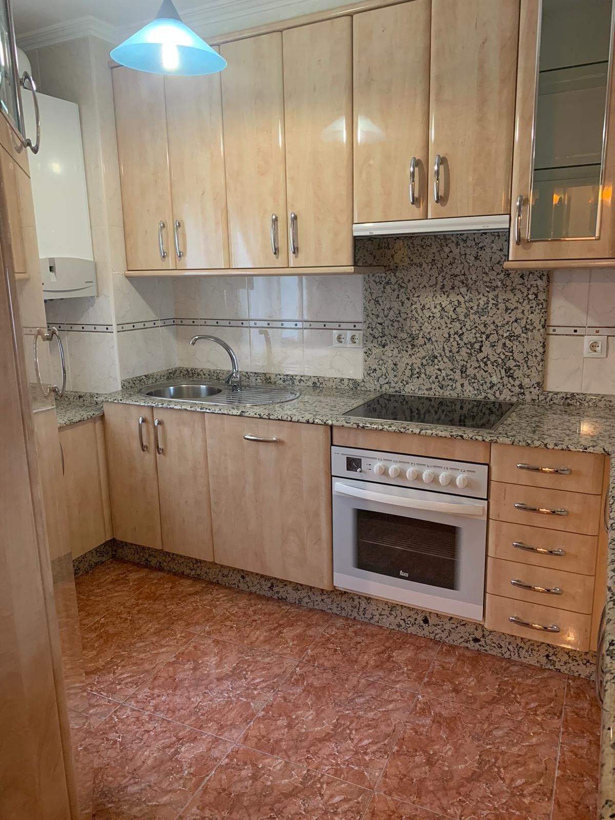 Piso de alquiler en Avenida perez colino, Centro