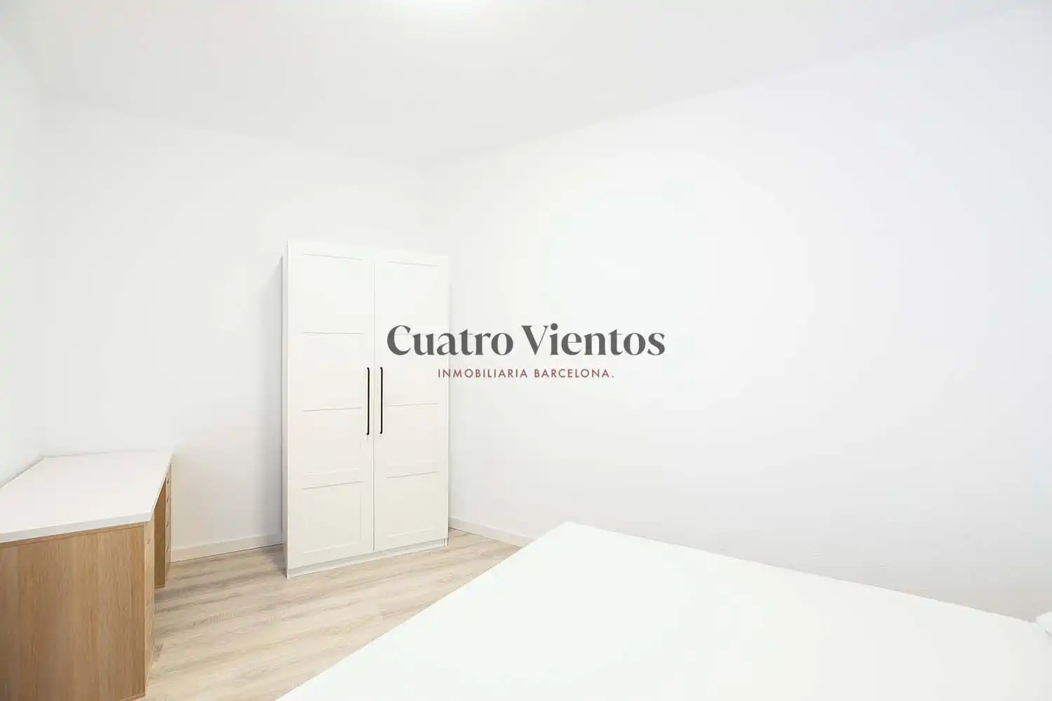 Habitación de Piso en venta en Barcelona con Aire acondicionado, Calefacción y Horno