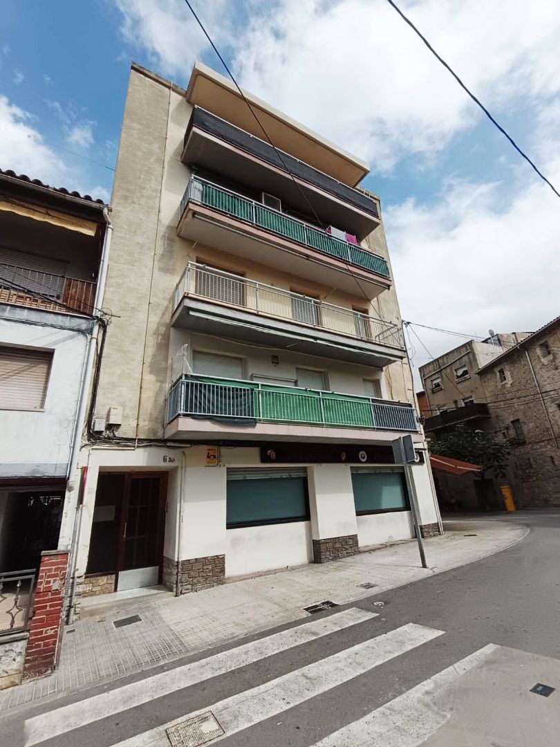 Vista exterior de Pis en venda en Capellades amb Calefacció, Parquet i Balcó