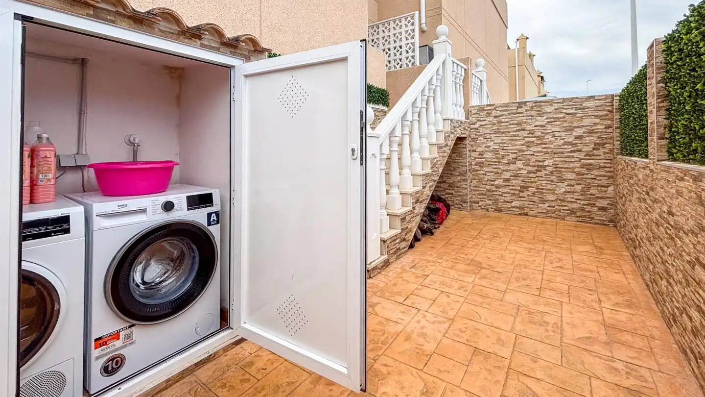Garden of Detached homes for sale in Santa Pola  with Air Conditioner, Terrace and Storage room