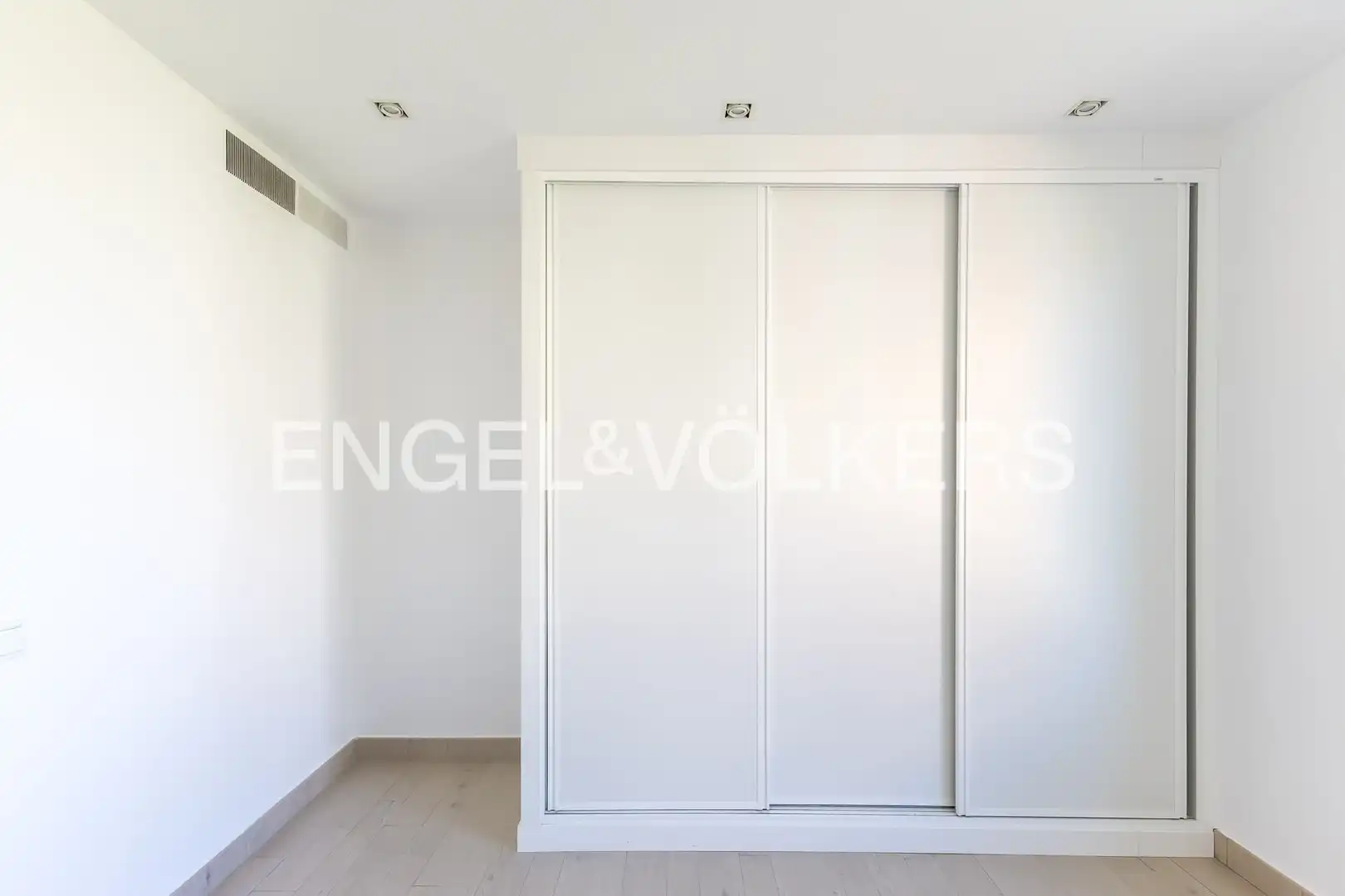 Habitación de Piso de alquiler en Madrid con Aire acondicionado y Calefacción