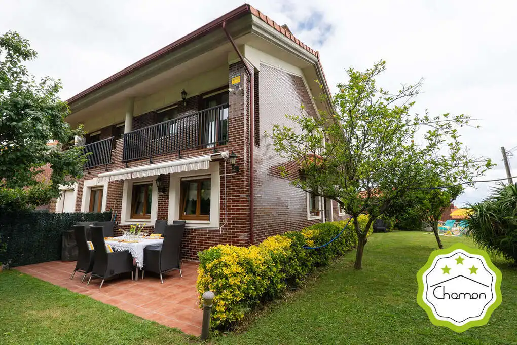 Exterior view of Houses for sale in Castro-Urdiales  with Heating and Furnished