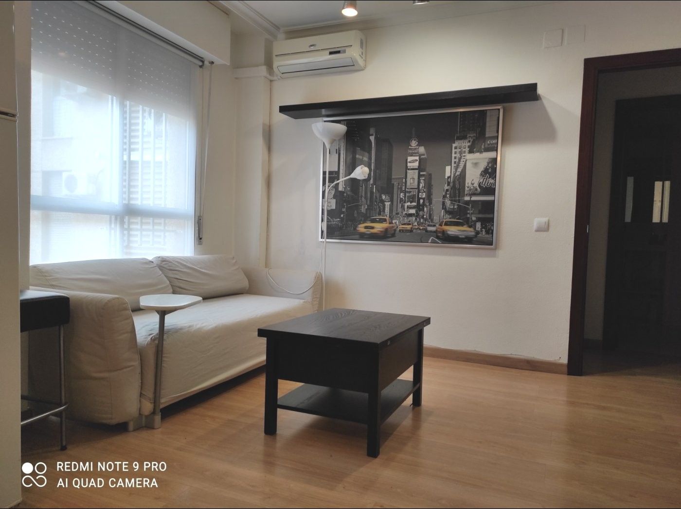 Sala d'estar de Pis de lloguer en  Sevilla Capital amb Aire condicionat i Jardí privat