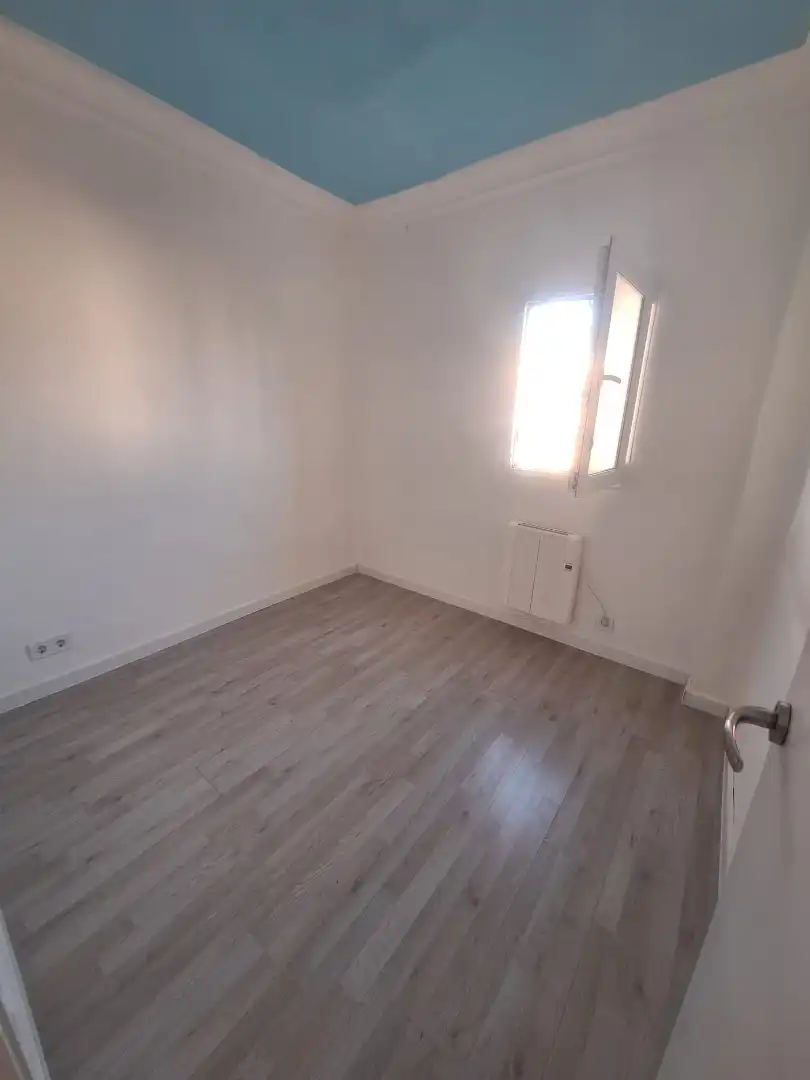 Schlafzimmer von Wohnung zum Verkauf in Madrid mit Heizung und Ofen