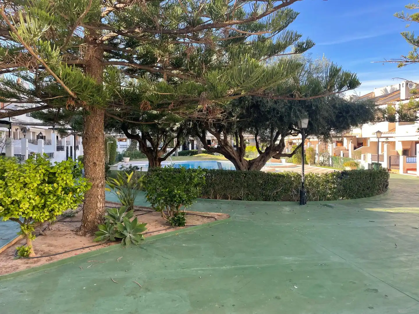 Vista exterior de Casa adosada en venta en San Pedro del Pinatar con Jardín privado, Amueblado y Piscina comunitaria
