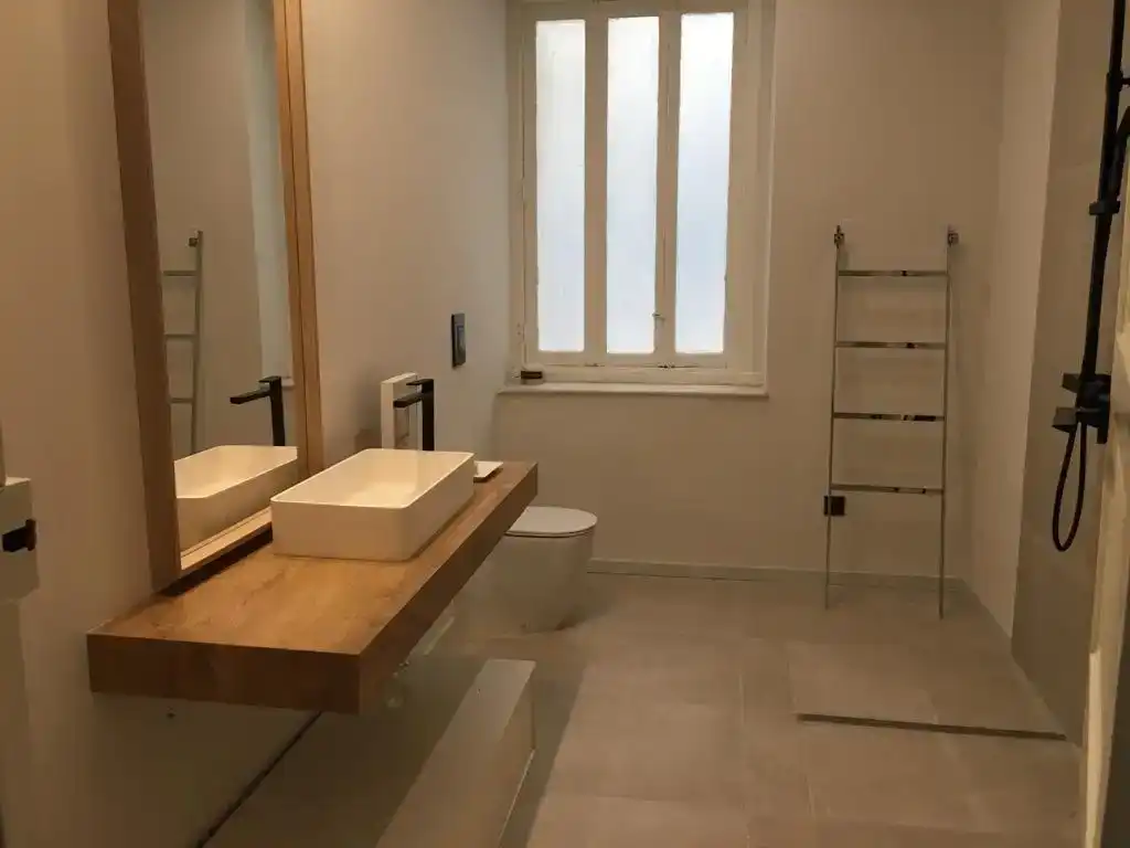 Baño de Piso de alquiler en  Valencia Capital con Aire acondicionado y Balcón