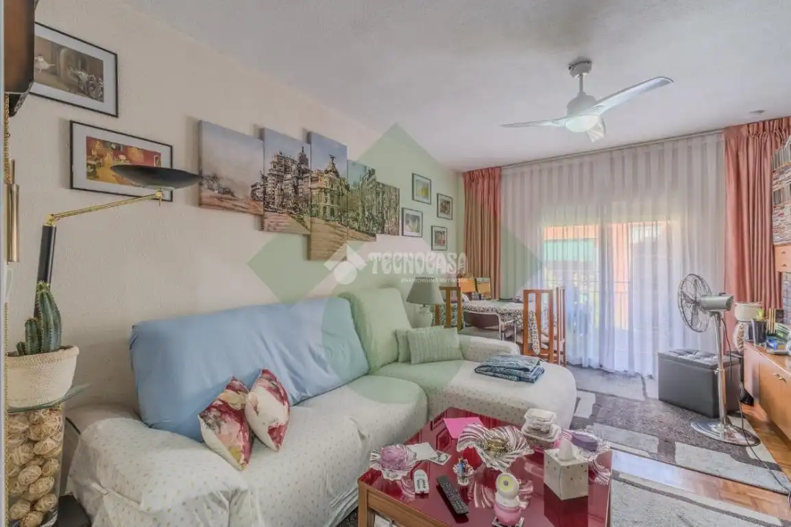 Living room of Flat for sale in Madrid  with Heating, Terrace and Balcony