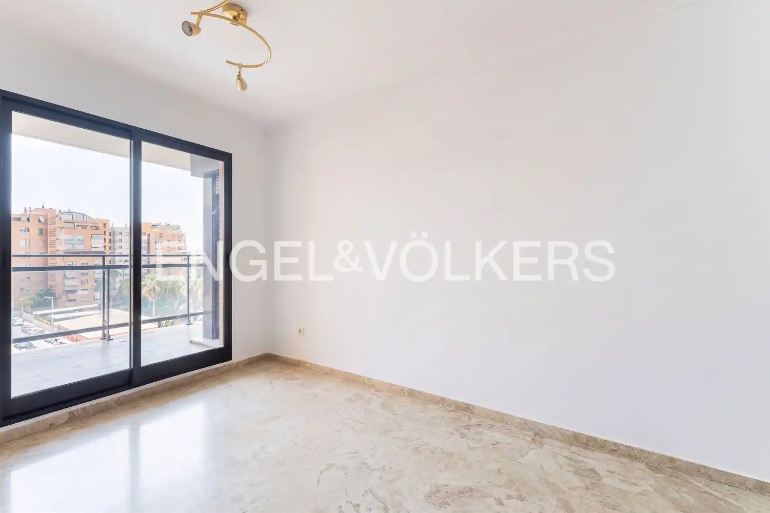 Habitación de Piso de alquiler en Valencia con Aire acondicionado, Calefacción y Jardín privado