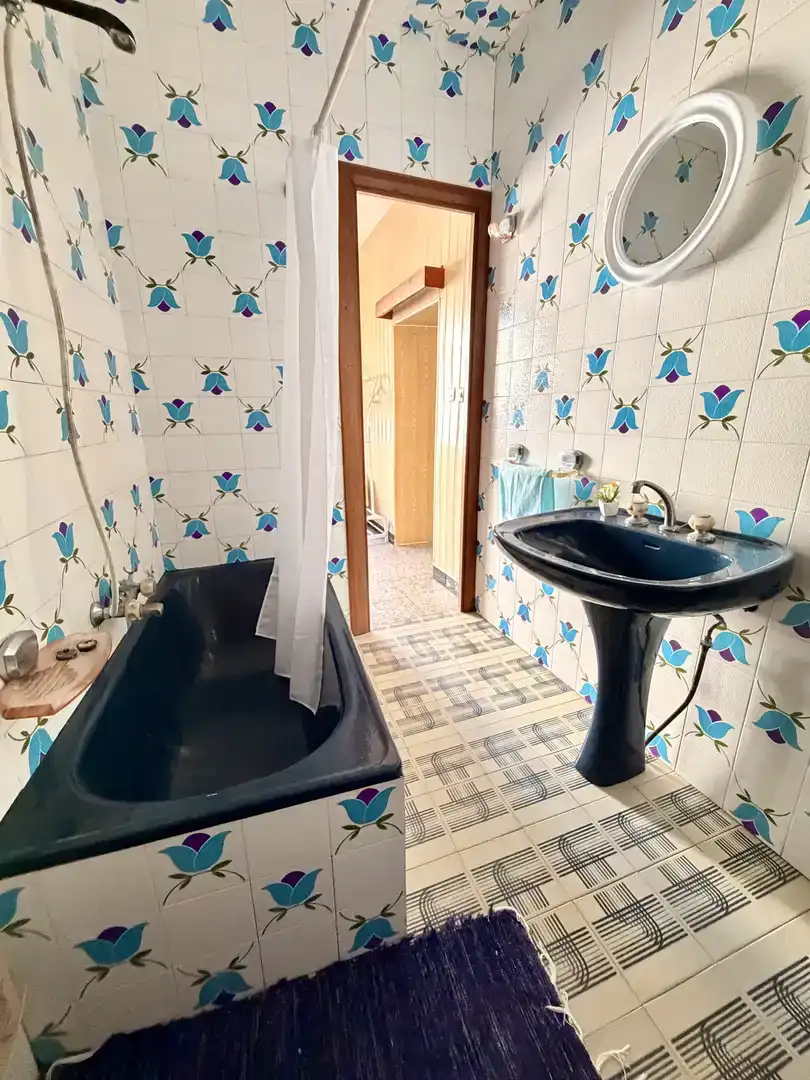 Bathroom of Houses for sale in Cee  with Storage room and Furnished
