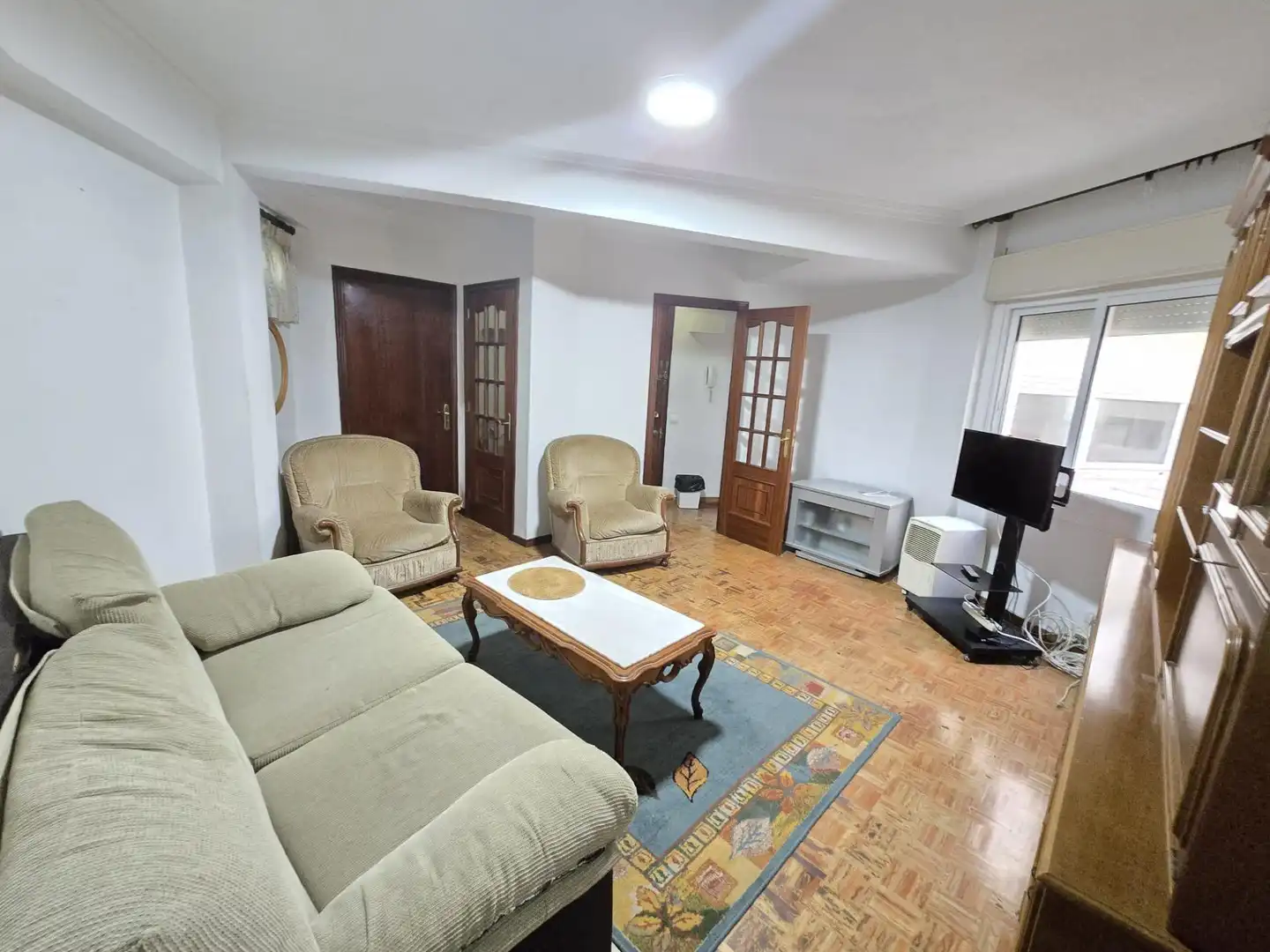Living room of Flat for rent in Vigo   with Heating, Parquet flooring and Furnished