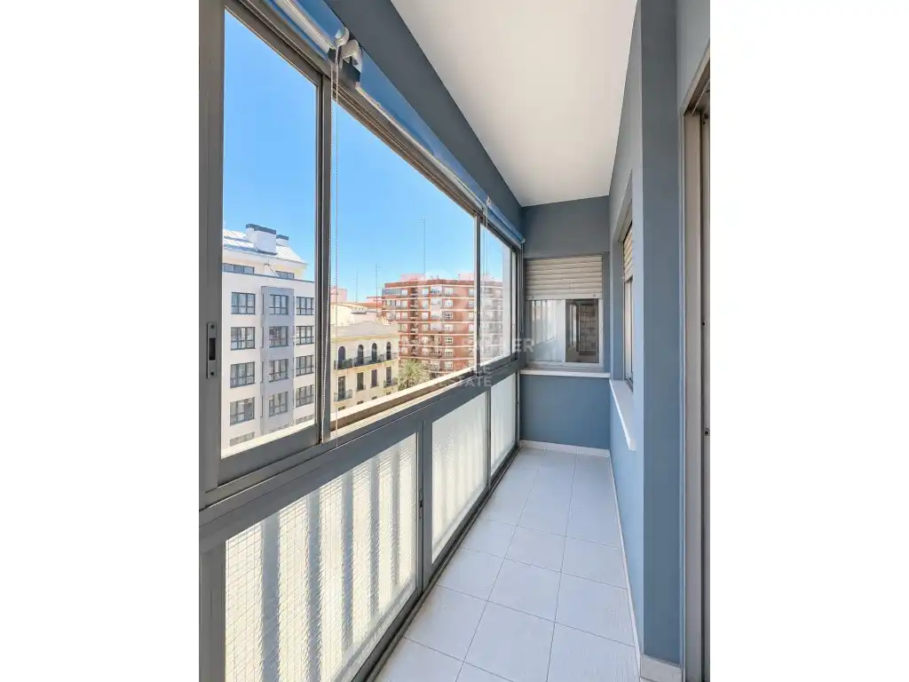 Terraza de Piso en venta en Valencia con Aire acondicionado, Horno y Lavadora
