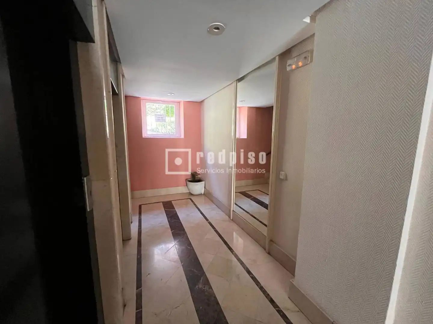 Flat for sale in Madrid  with Air Conditioner, Heating and Private garden