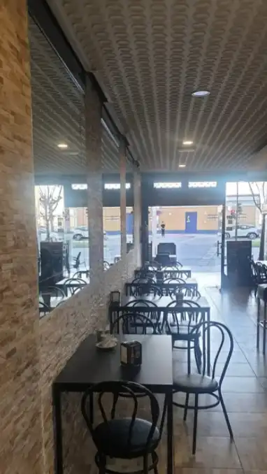 Business premises to rent in Avenida Linares Rivas 7A, imagen 2