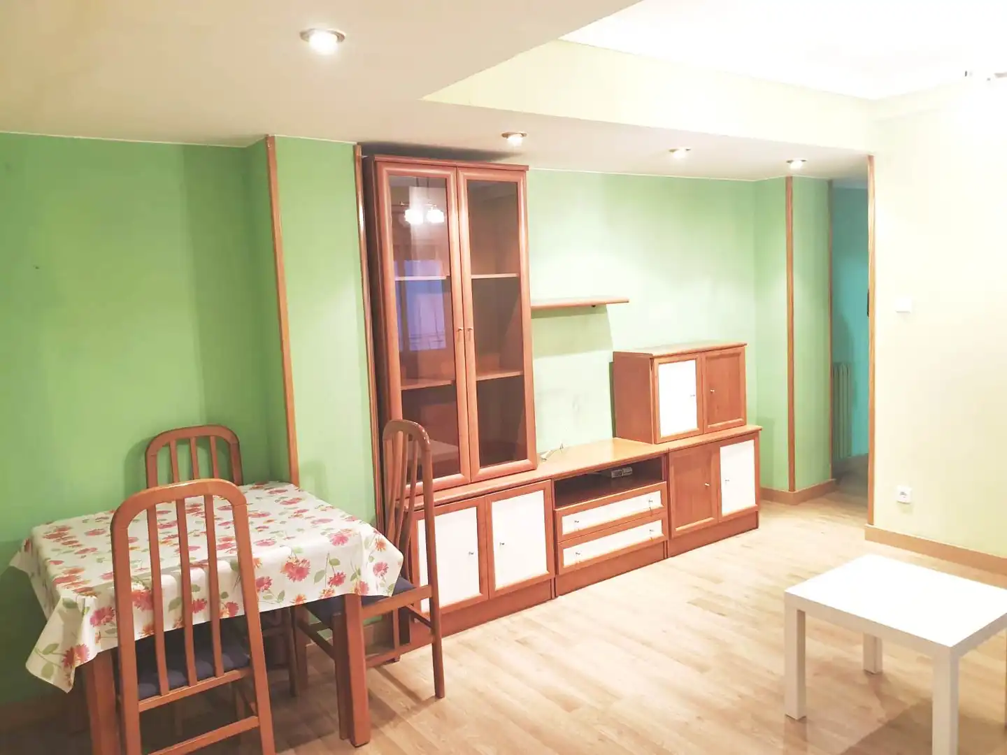 Flat for rent in Zaragoza  with Heating, Parquet flooring and Furnished
