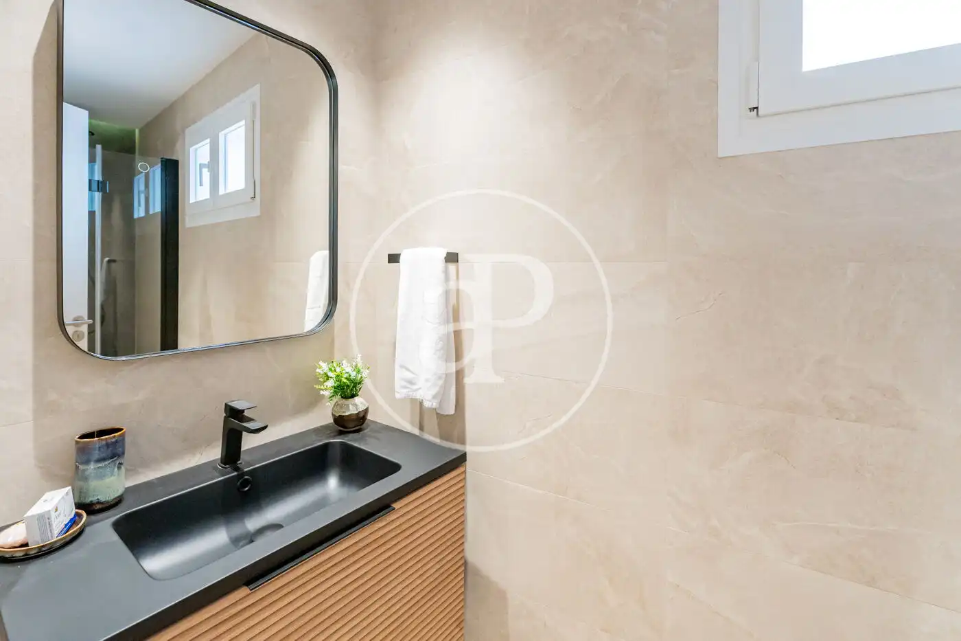 Bathroom of Flat for rent in Madrid  with Air Conditioner, Heating and Furnished