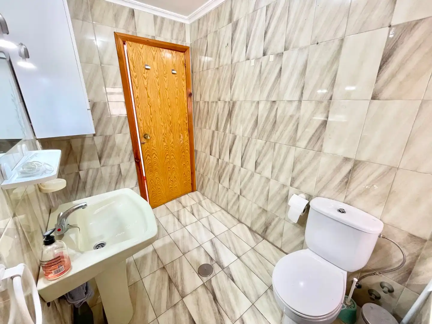 Baño de Apartamento de alquiler en San Pedro del Pinatar con Calefacción, Terraza y Amueblado