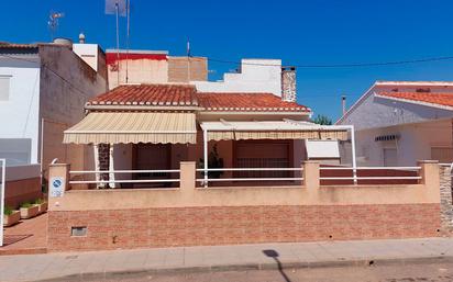 Vista exterior de Casa o xalet en venda en Pilar de la Horadada amb Aire condicionat, Terrassa i Moblat