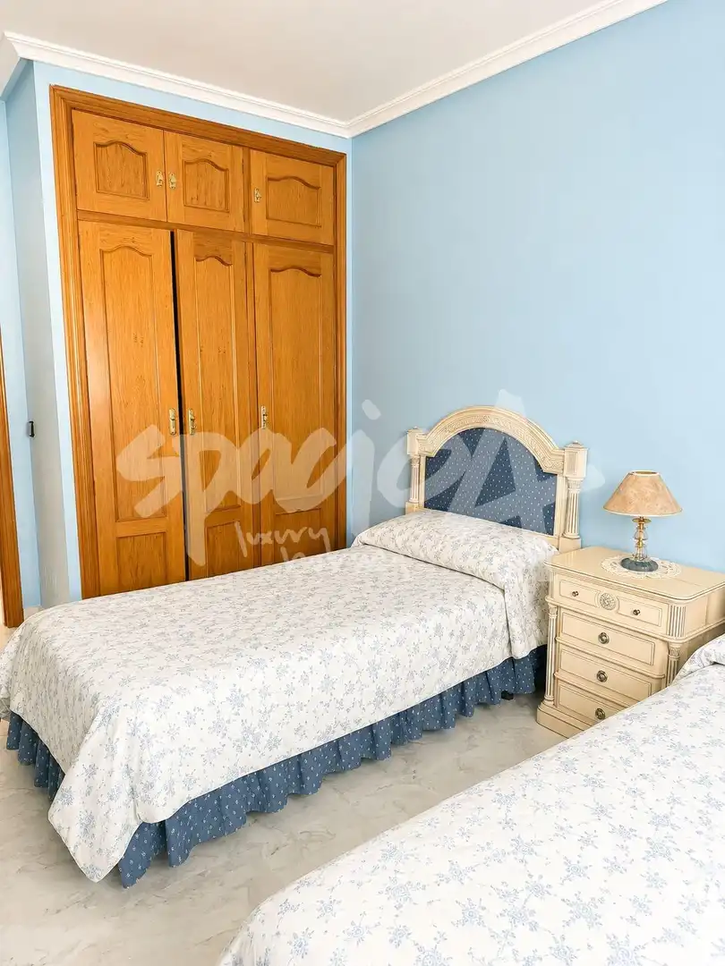 Bedroom of Houses for sale in San Lorenzo de El Escorial  with Community pool