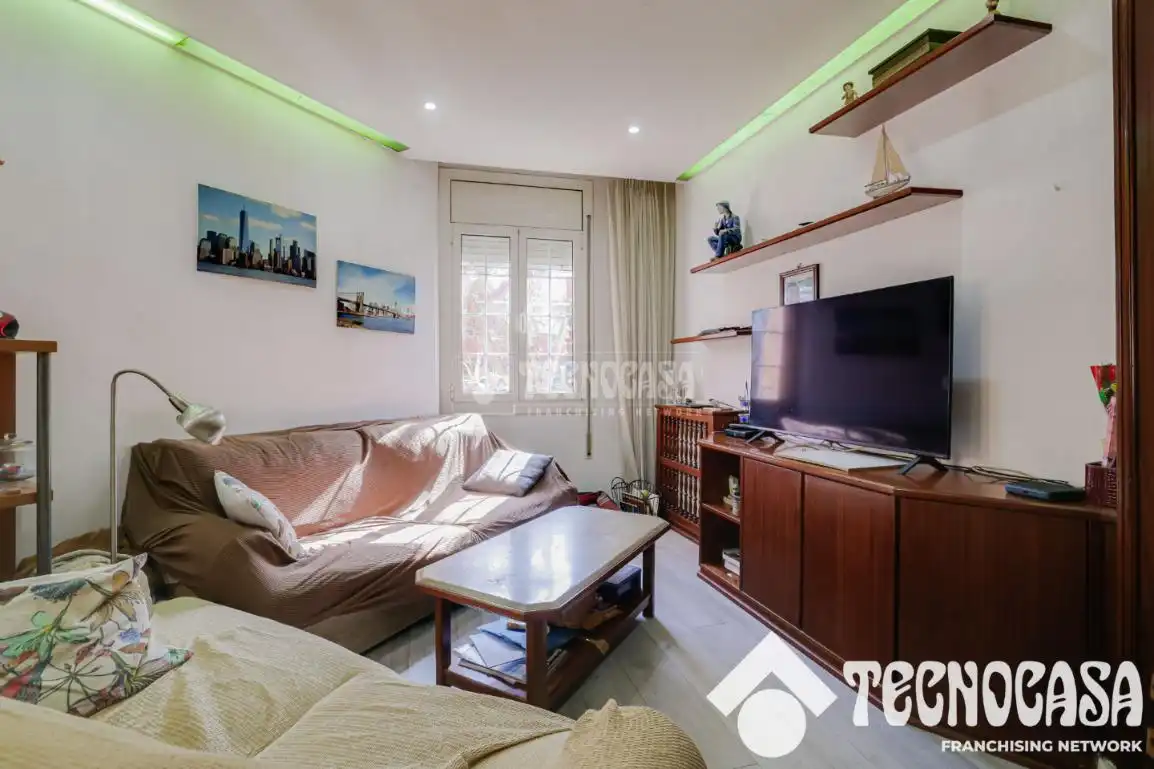 Sala d'estar de Pis en venda en Barcelona amb Aire condicionat