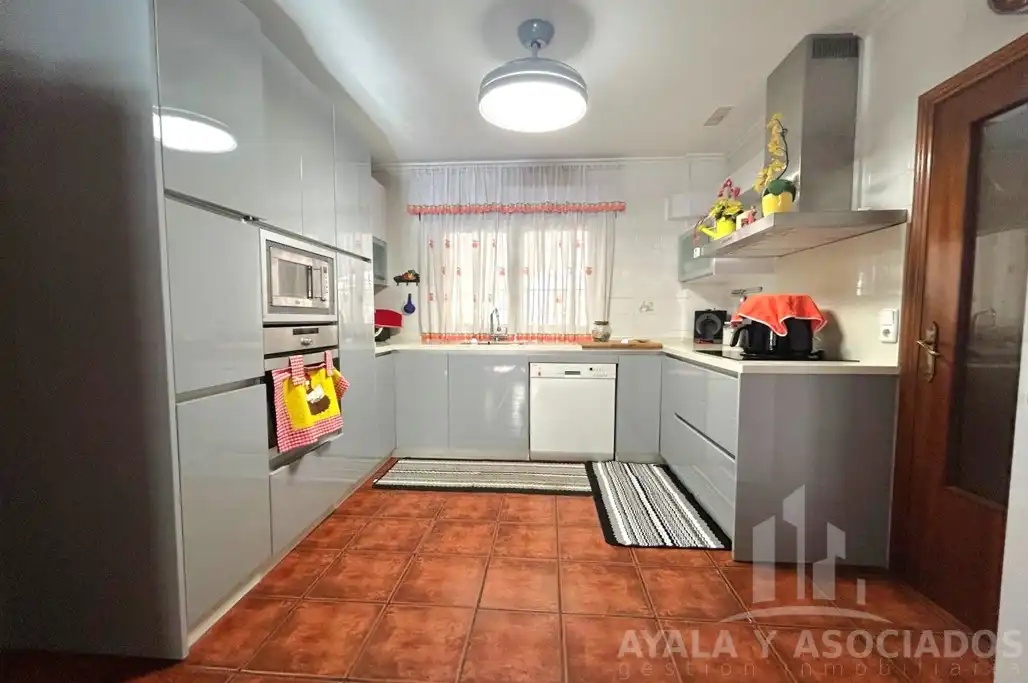 Casa adosada en venta en La Magdalena - Molinos Marfagones