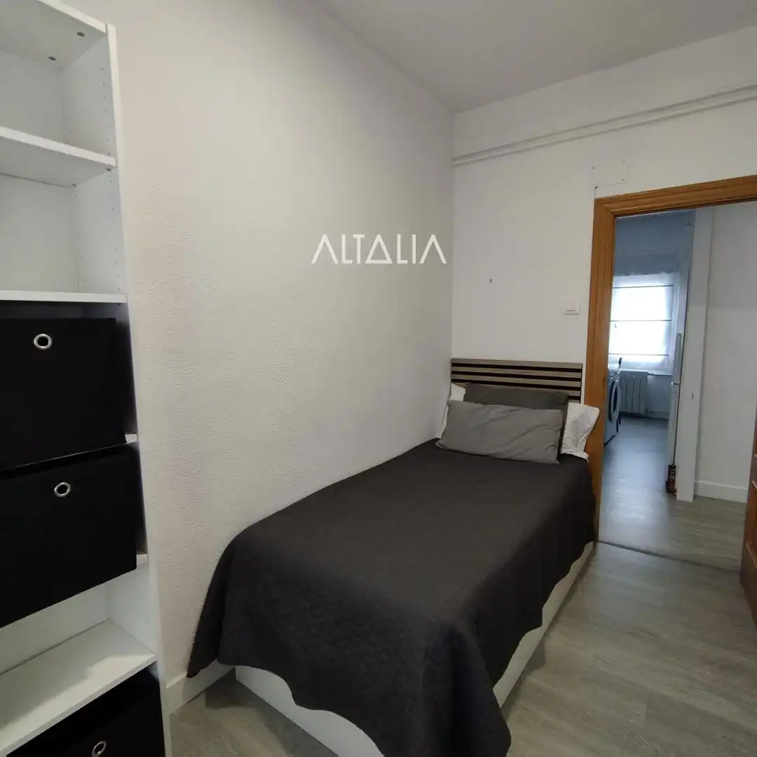 Bedroom of Flat for rent in Cuenca  with Heating and Furnished