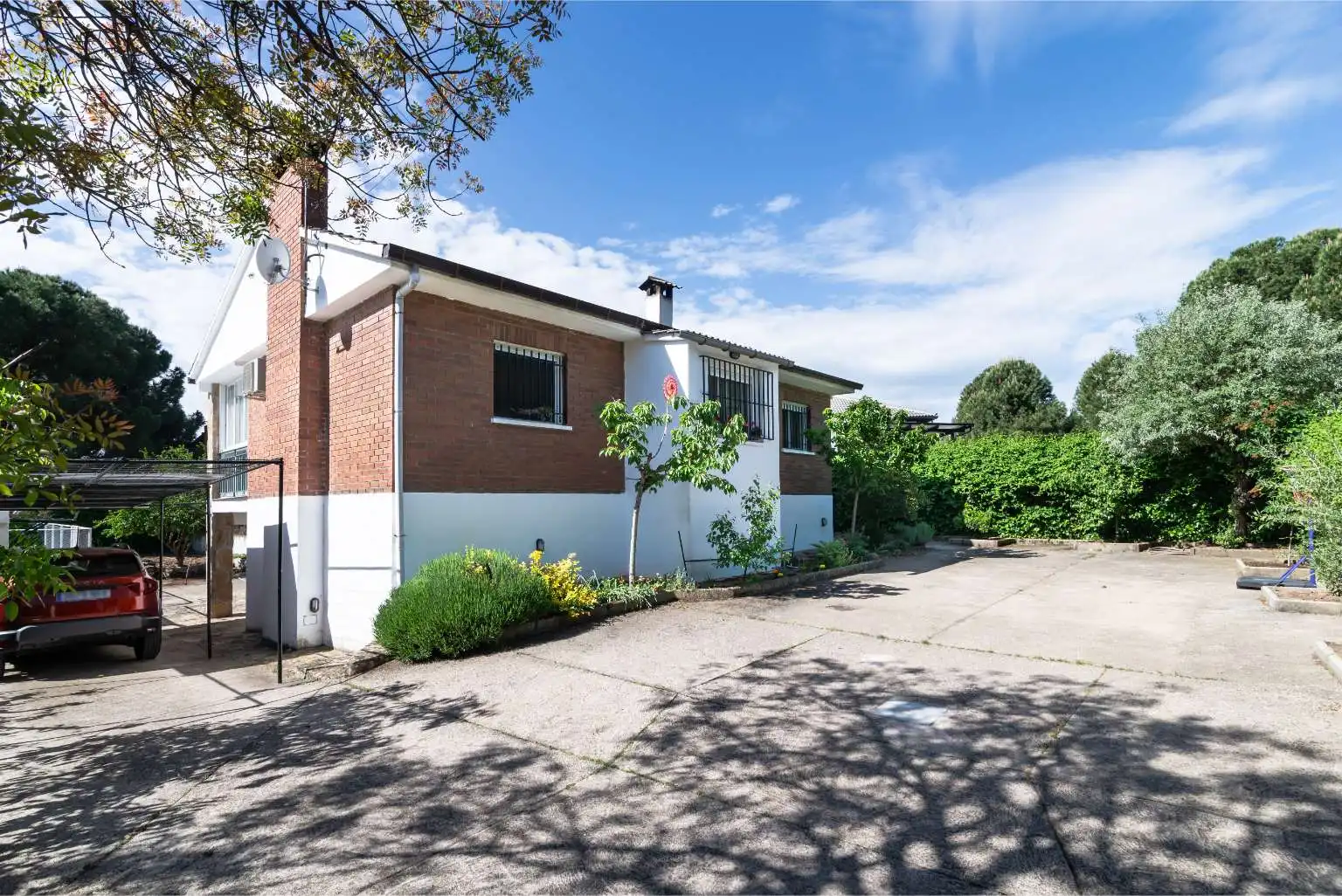 Exterior view of Houses for sale in San Martín de Valdeiglesias  with Air Conditioner, Heating and Private garden