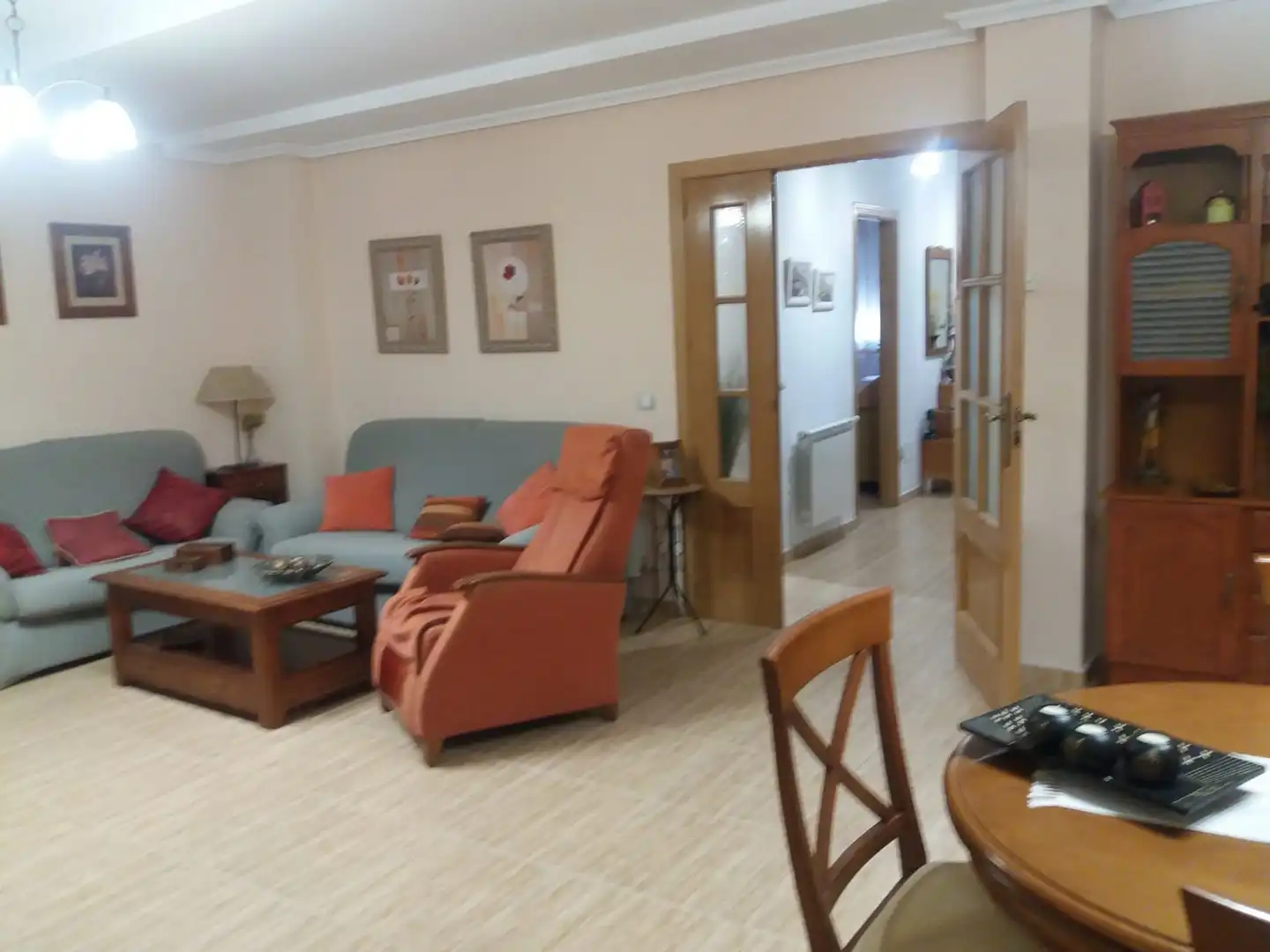 Sala de estar de Casa adosada en venta en Herencia con Calefacción, Terraza y Amueblado