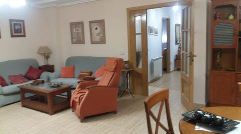 Foto 2 de Casa adosada en venta en Herencia, Ciudad Real