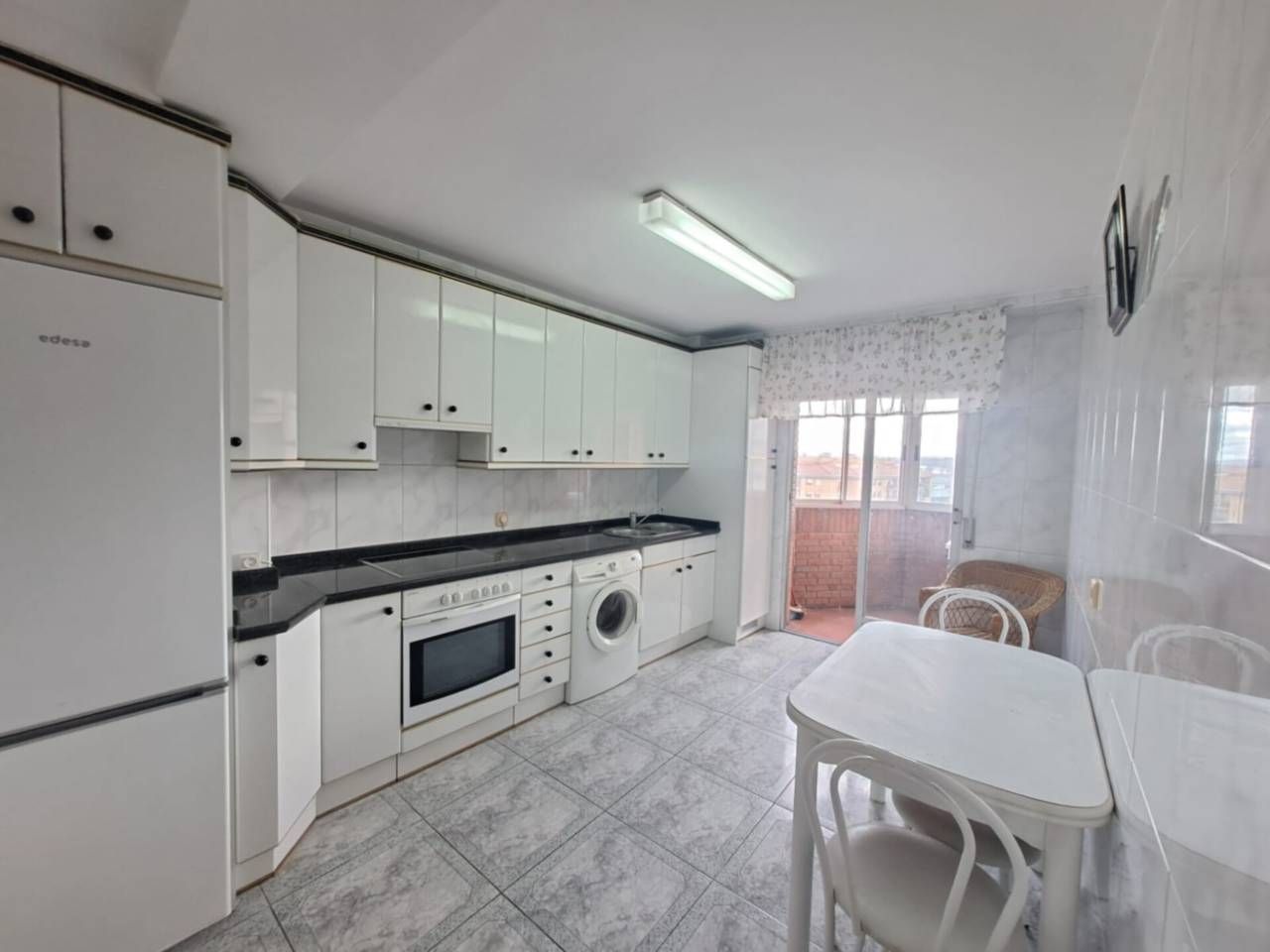 Cocina de Piso en venta en Burgos Capital con Calefacción, Parquet y Terraza