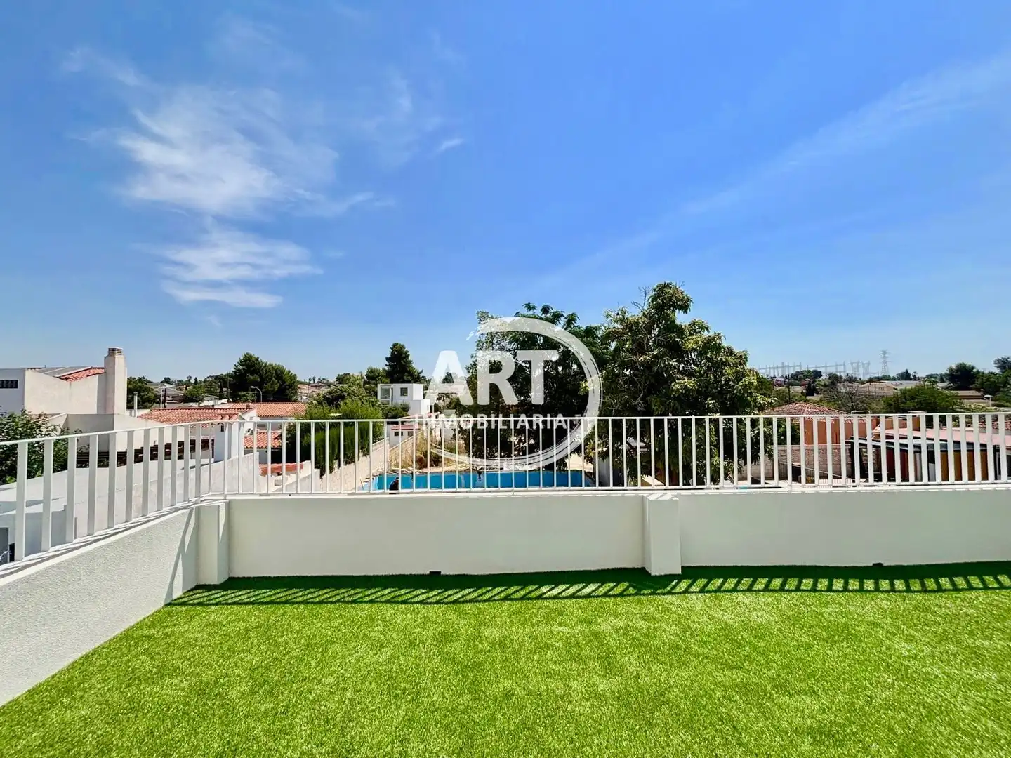 Vista exterior de Casa o xalet de lloguer en L'Eliana amb Aire condicionat, Calefacció i Jardí privat