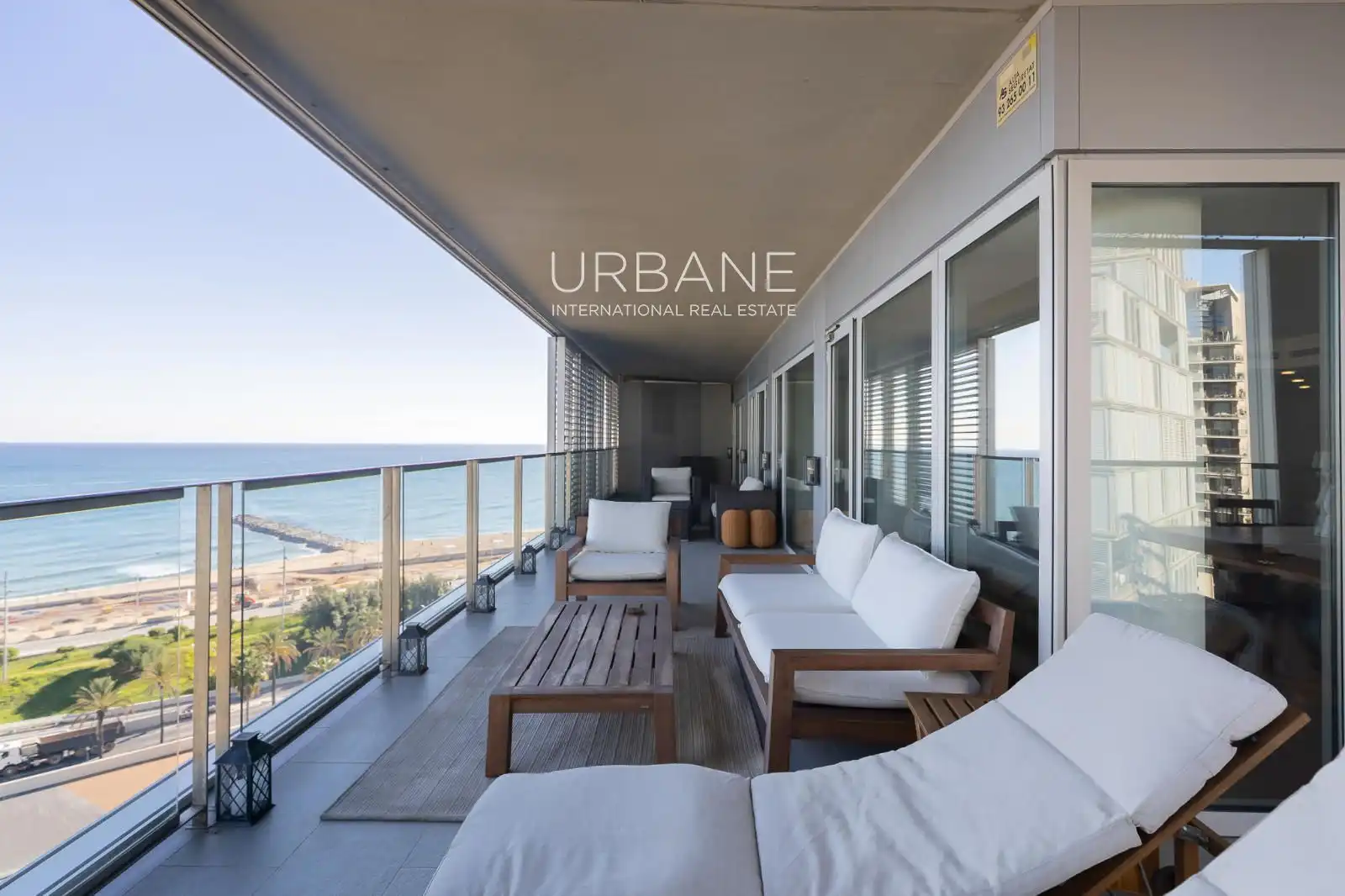 Terraza de Ático de alquiler en Barcelona con Aire acondicionado, Calefacción y Amueblado