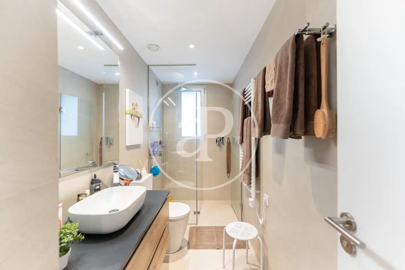 Badezimmer von Einfamilien-Reihenhaus zum Verkauf in  Palma de Mallorca mit Klimaanlage, Heizung und Privatgarten