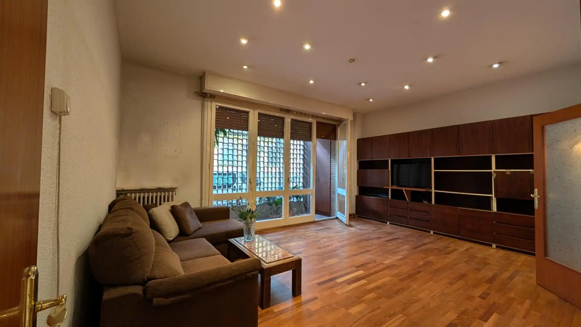 Sala d'estar de Apartament en venda en Barcelona amb Parquet