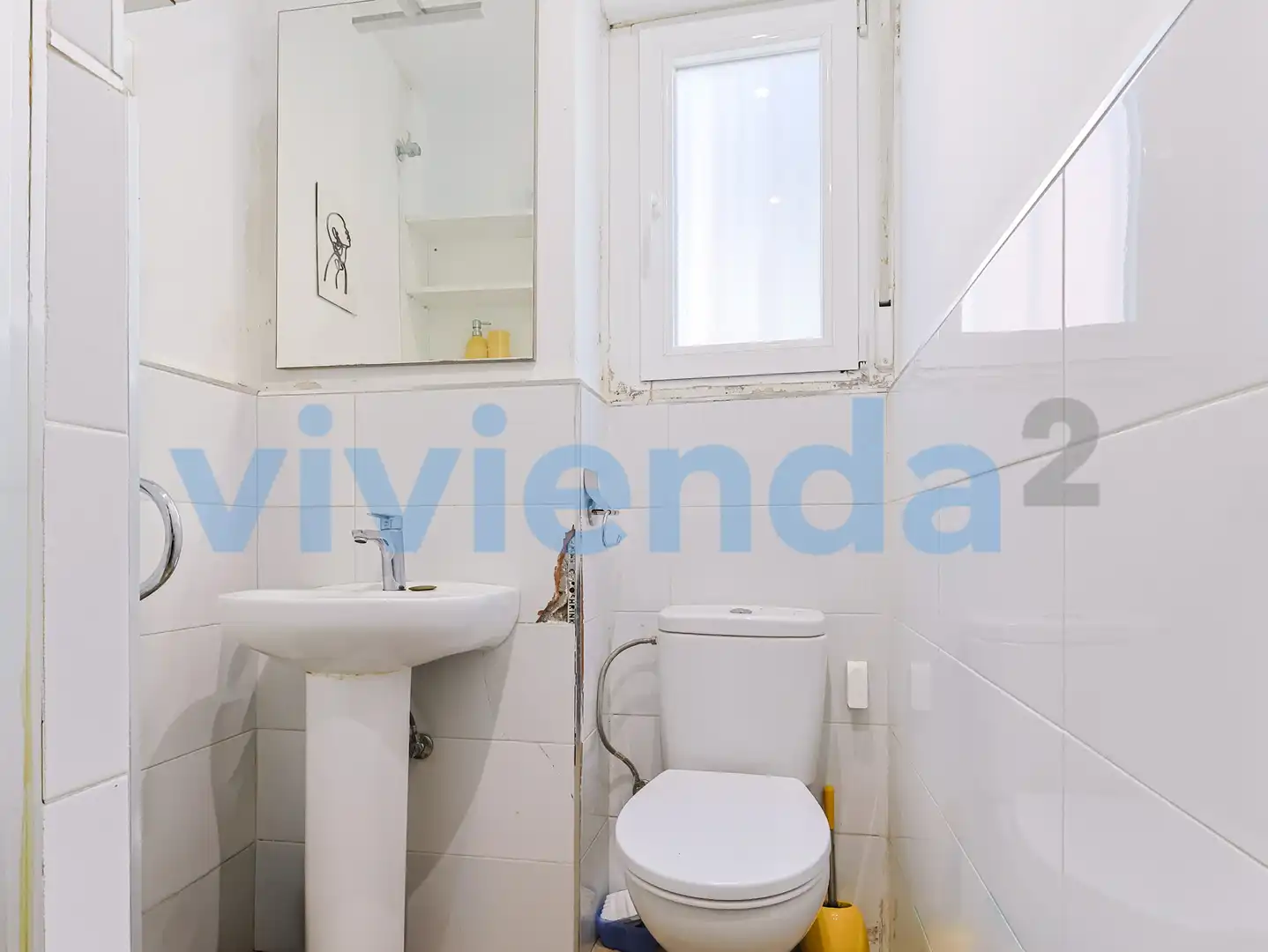 Bany de Local en venda en Madrid amb Aire condicionat, Calefacció i Moblat