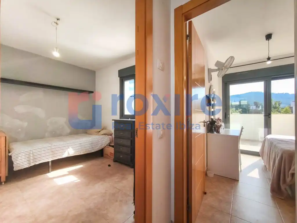 Dormitori de Casa adosada en venda en Sant Josep de sa Talaia amb Aire condicionat, Terrassa i Piscina