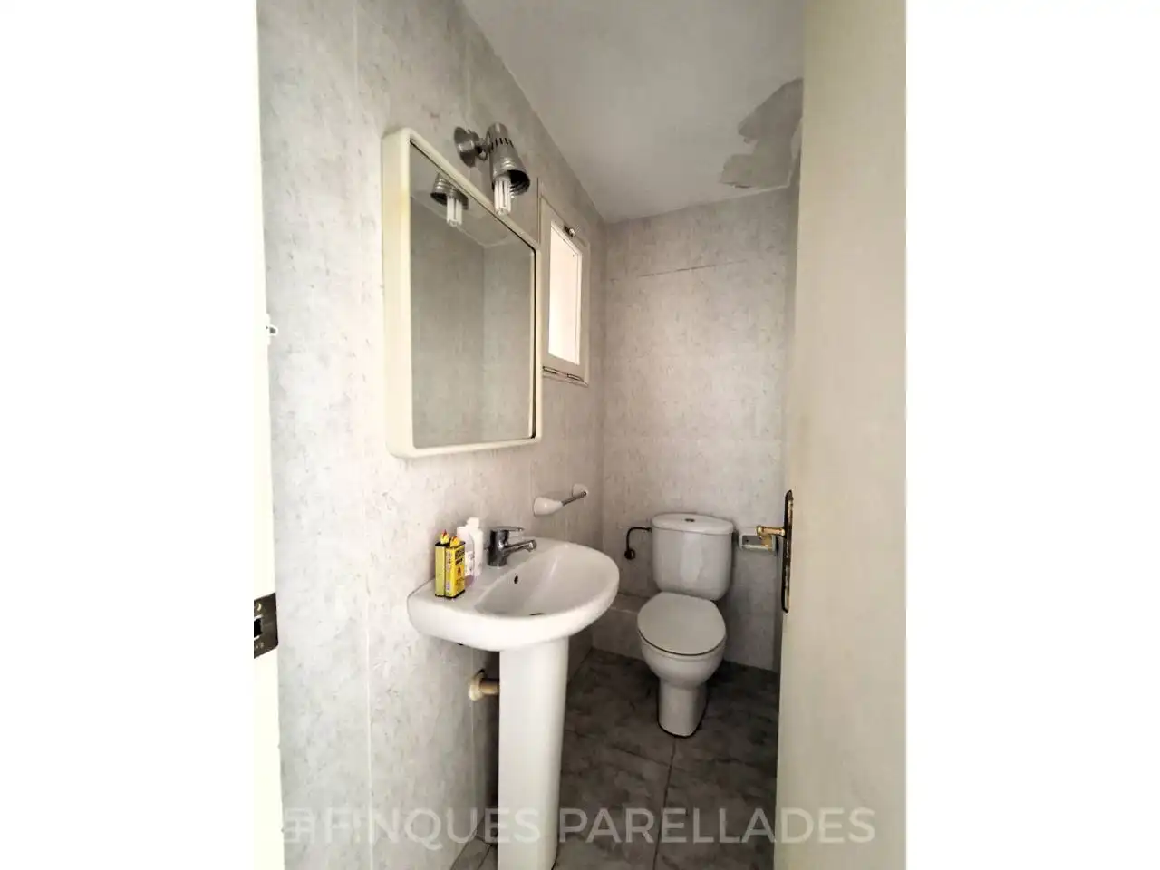 Bathroom of Flat for sale in Sitges  with Balcony
