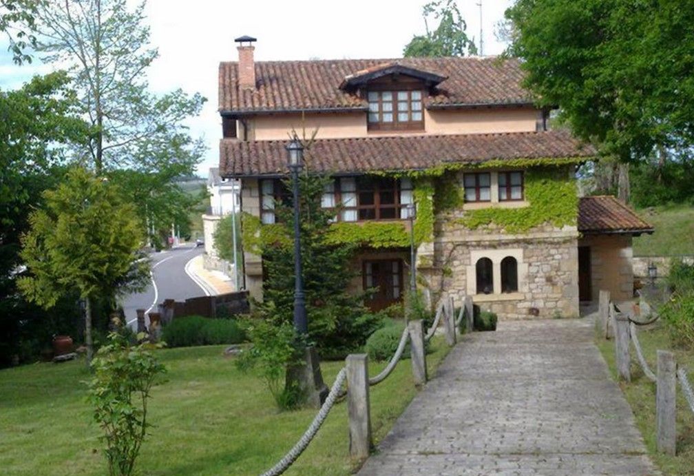 Vista exterior de Edificio en venta en Las Rozas de Valdearroyo 