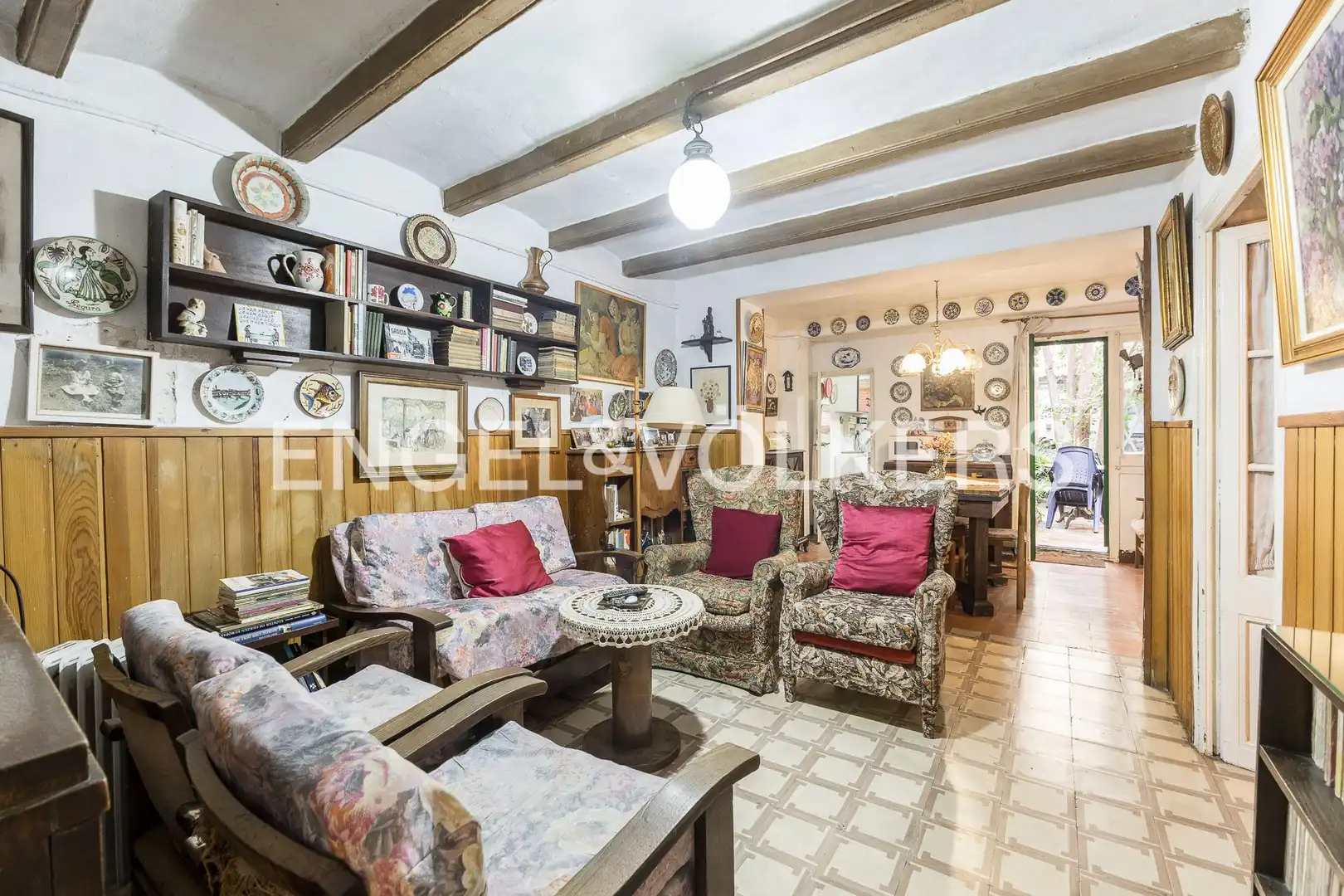 Sala de estar de Casa adosada en venta en Barcelona con Calefacción y Jardín privado