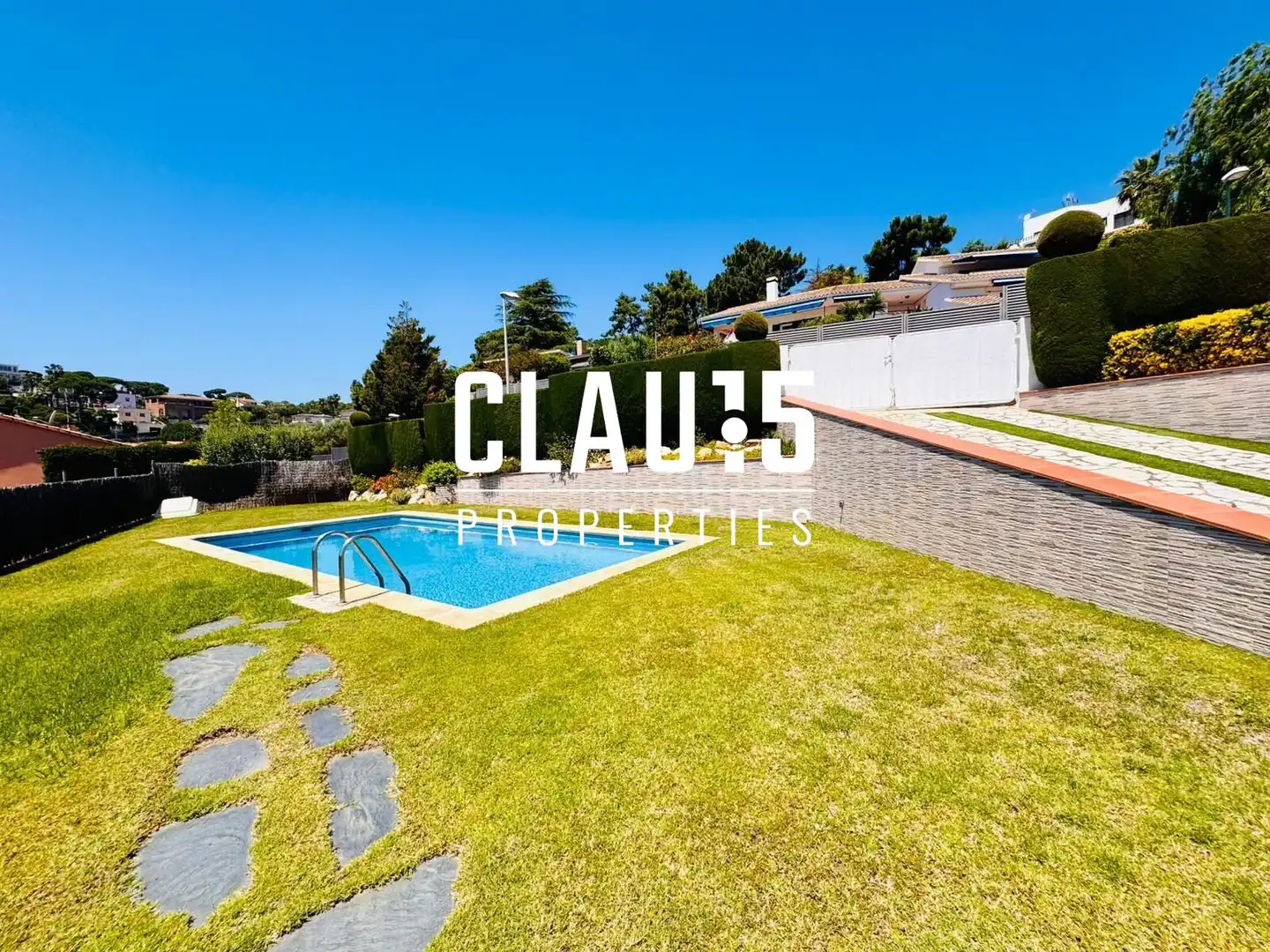 Vista exterior de Casa o chalet en venta en Sant Pol de Mar con Jardín privado, Terraza y Piscina