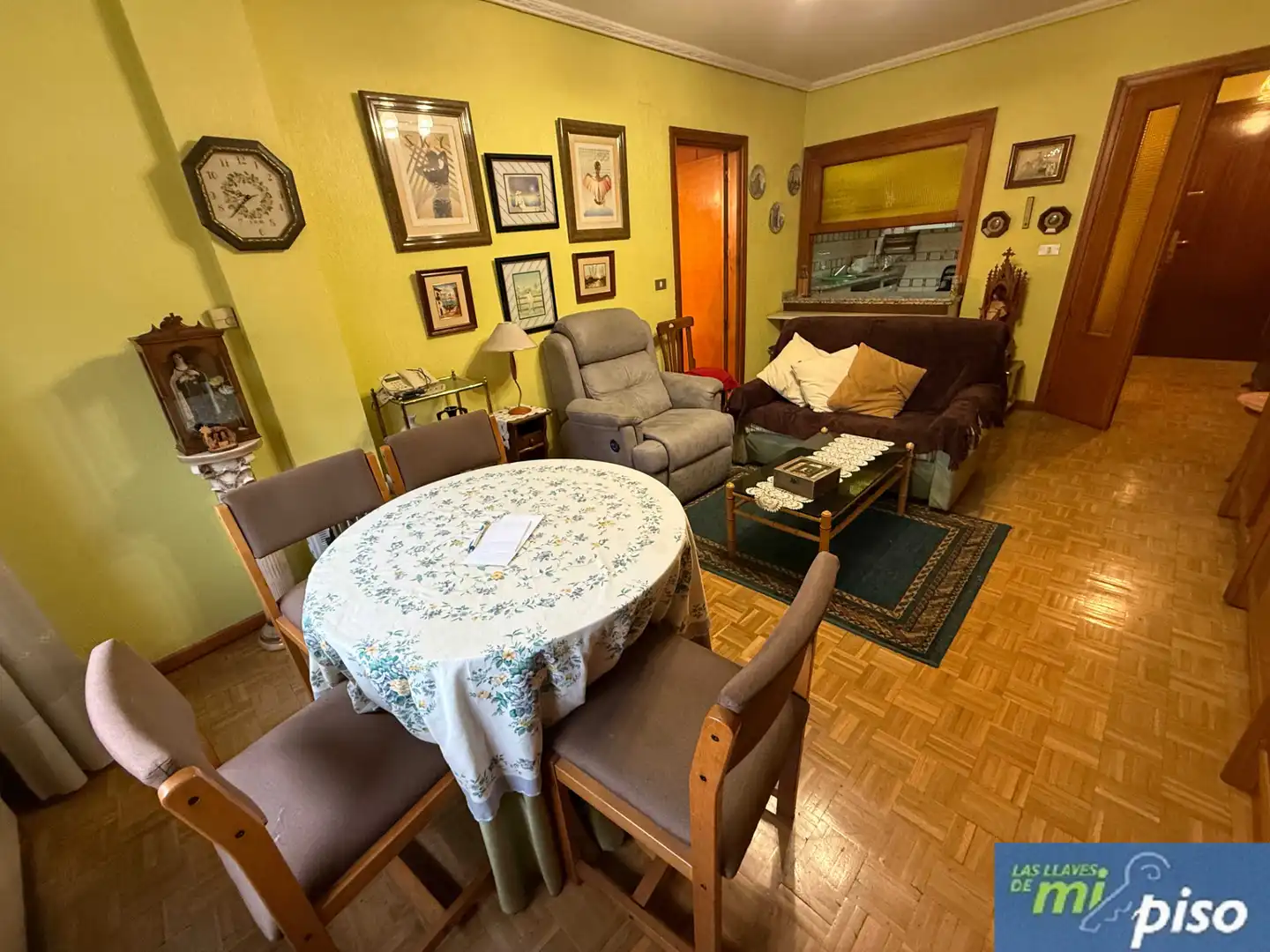 Sala de estar de Piso en venta en Valladolid con Calefacción, Parquet y Amueblado