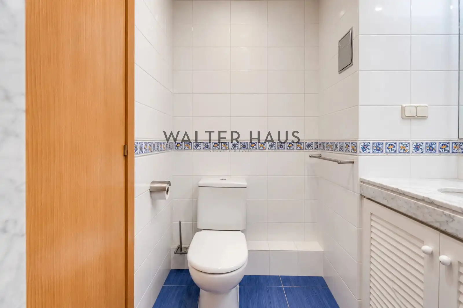 Badezimmer von Dachboden zum Verkauf in Barcelona mit Klimaanlage, Heizung und Parkett