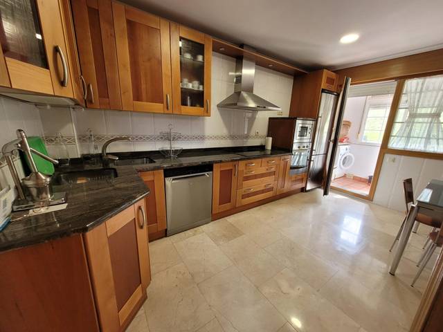 Casa adosada en Venta en Calle de Emilio Salcedo en Vistahermosa