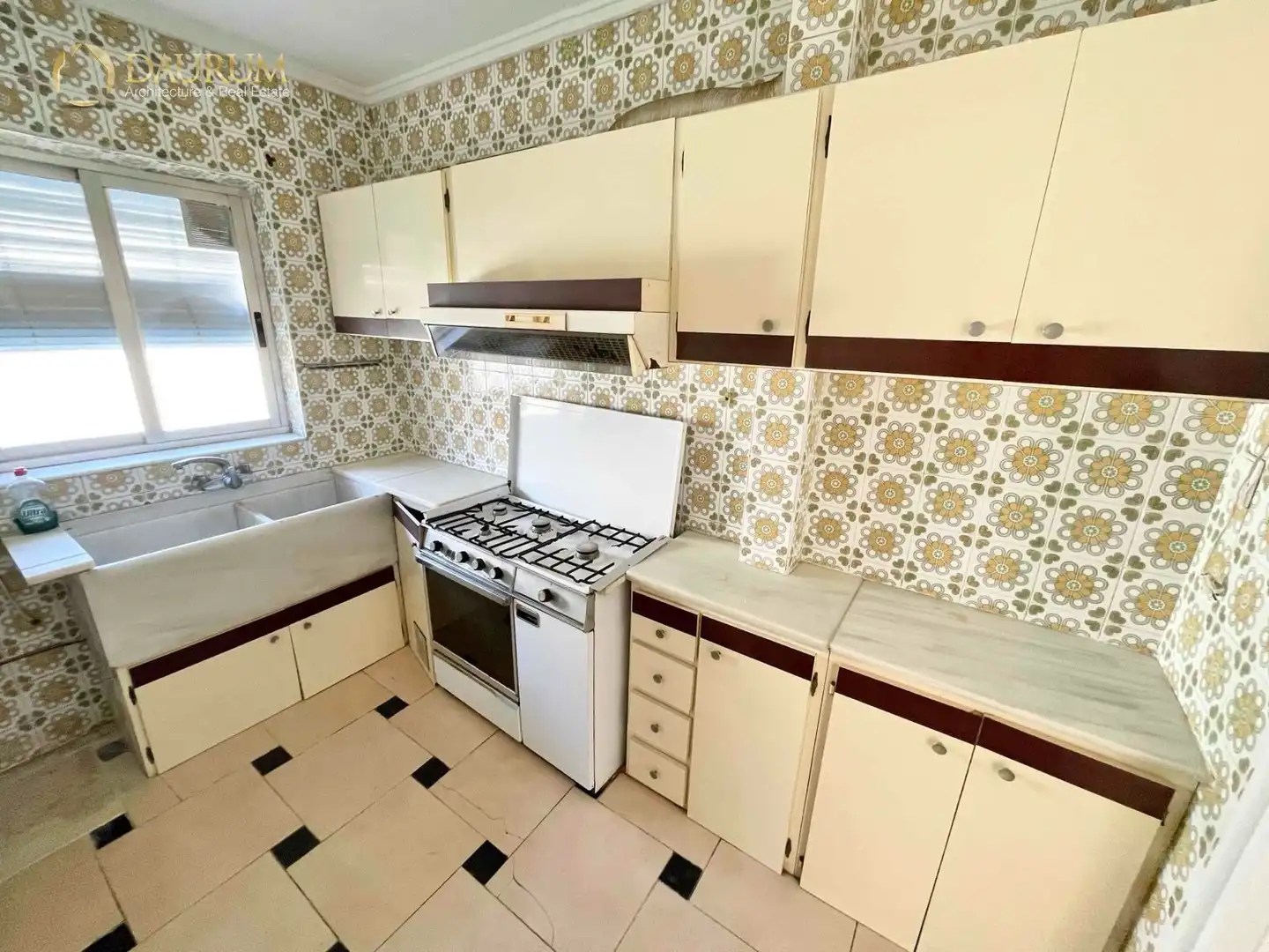 Kitchen of Flat for sale in Valencia  with Terrace and Storage room